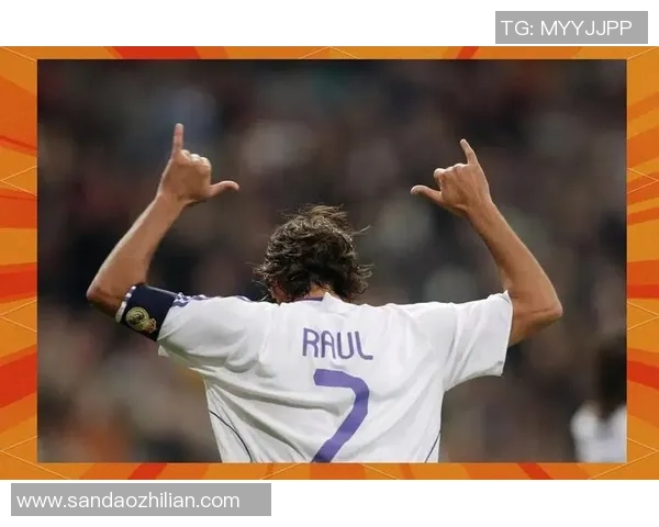 足球明星风采对比图揭示岁月变迁与风格演变的精彩瞬间